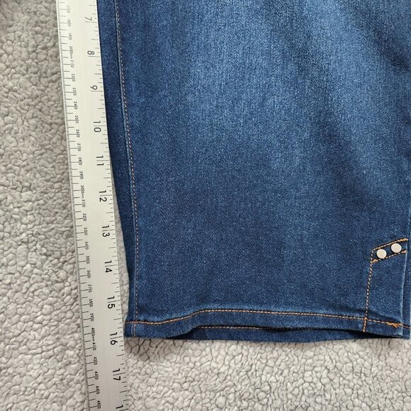Gloria Vanderbilt Jean Shorts Womens Avery Pull On Skimming Mid Rise Stretch NWT - Picture 7 of 10